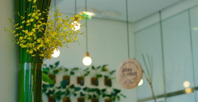 6 Practical but Beautiful Curved Wall Decorating Ideas