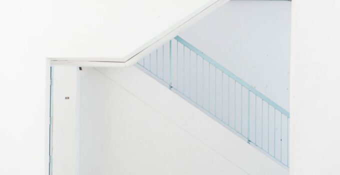 How to Paint the Staircase Walls Neatly Without Ruining the Staircase