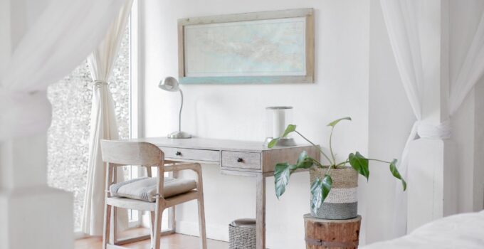 In a Clutter Rut? 10 Expert Tips to Help You De-Clutter Your Spaces