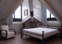 15 Ideas for How to Decorate a Slanted Wall Bedroom 15 Ideas for How to Decorate a Slanted Wall Bedroom